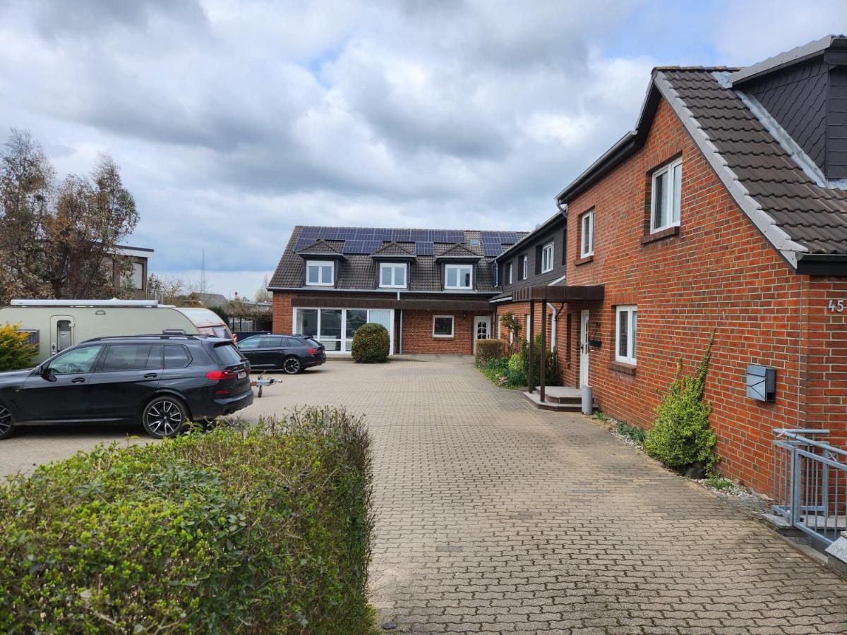Neumuhler Hof: Spacious Family With Multiple Bathrooms And Free Parking *