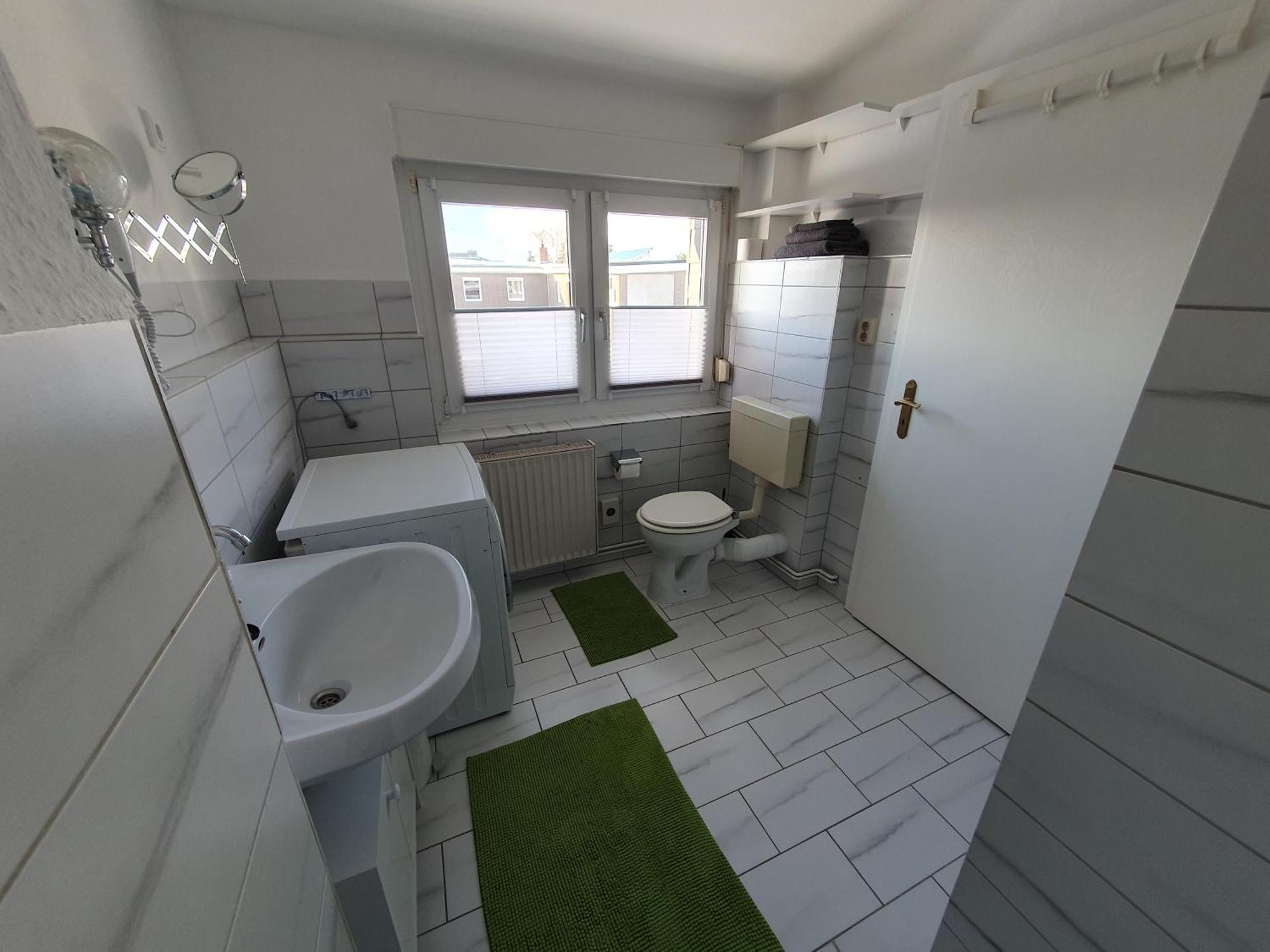 Neumuhler Hof: Spacious Family With Multiple Bathrooms And Free Parking Apartment *
