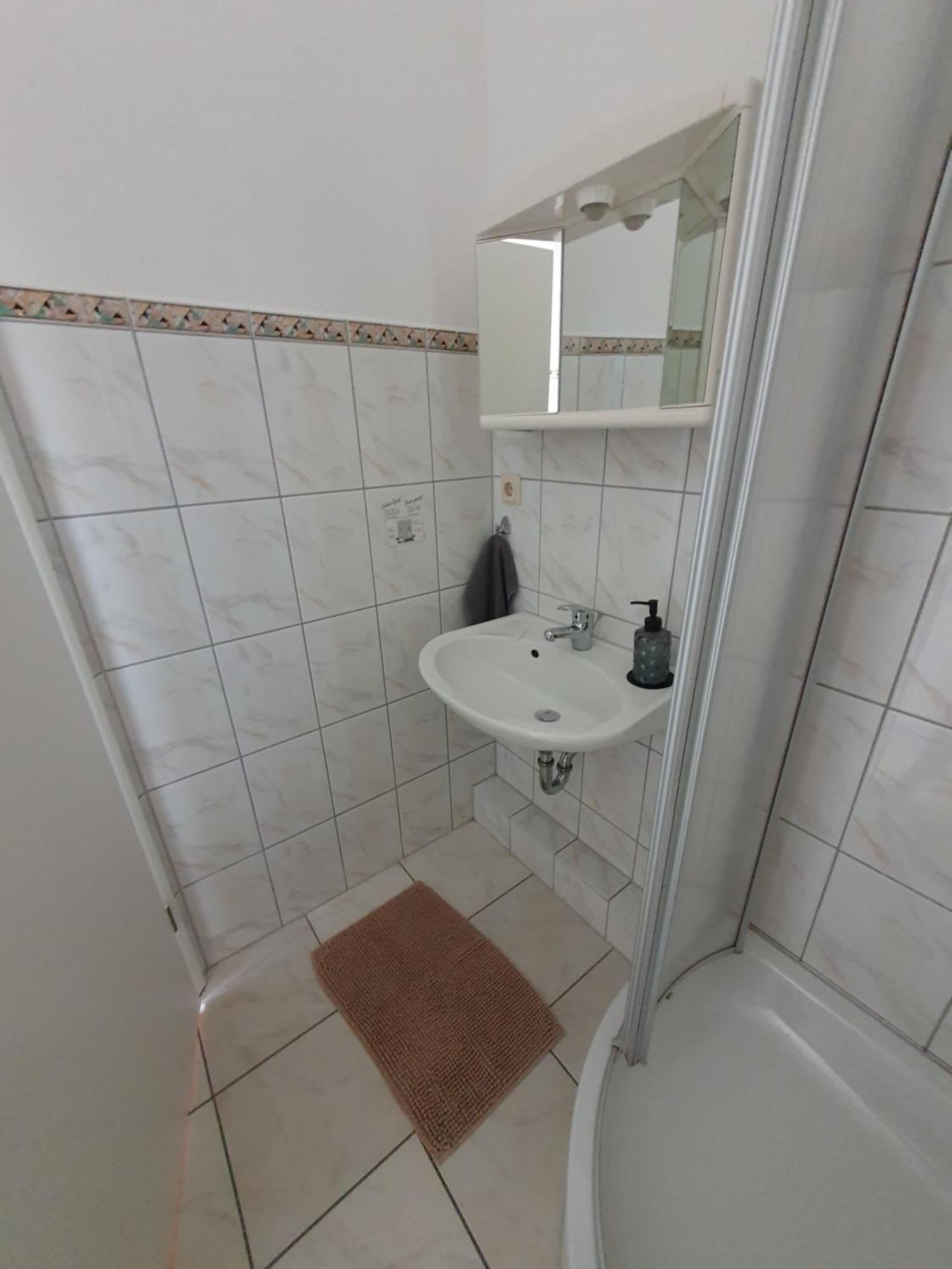 Apartment Neumuhler Hof: Spacious Family With Multiple Bathrooms And Free Parking *
