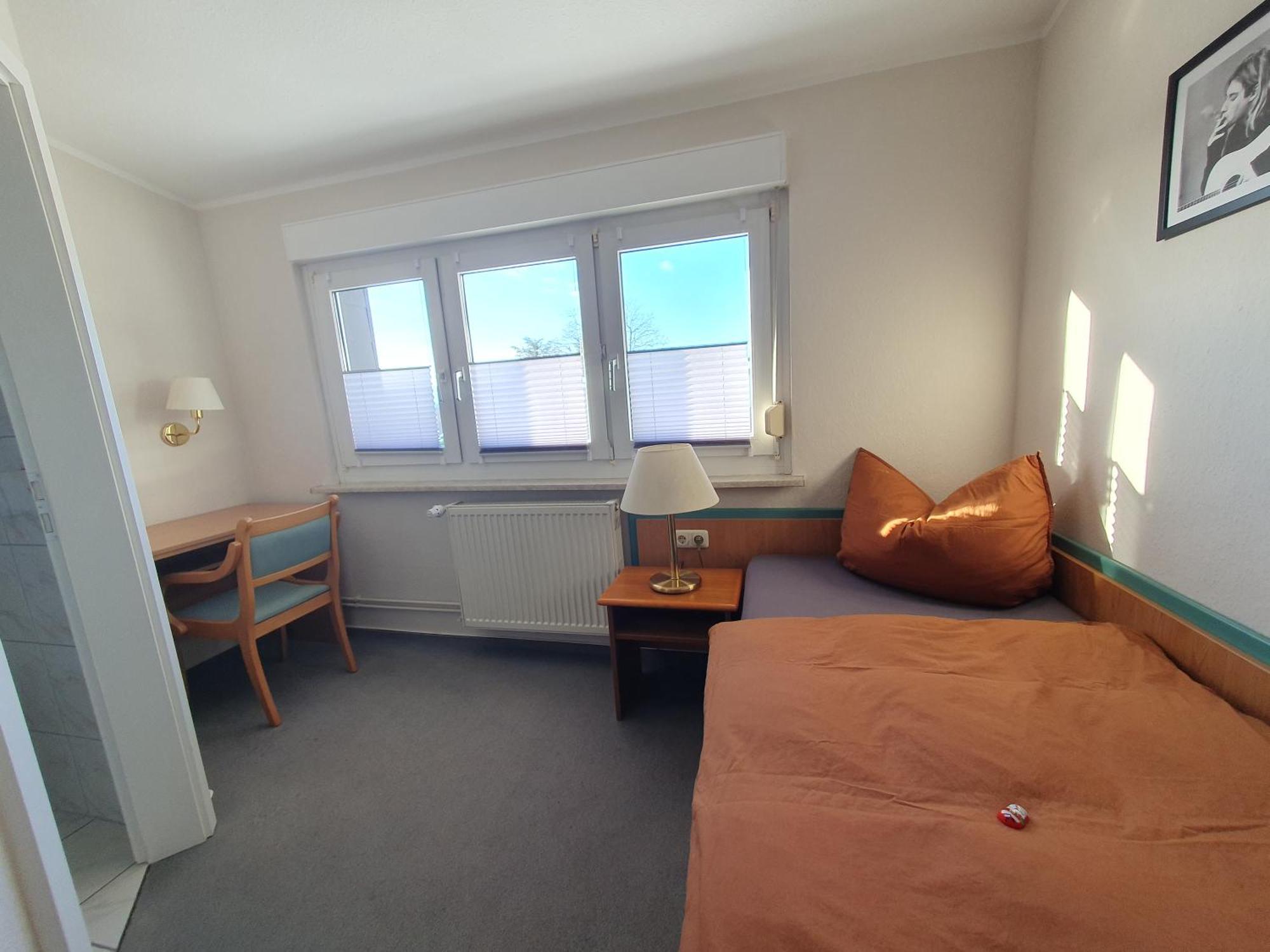 Neumuhler Hof: Spacious Family With Multiple Bathrooms And Free Parking Apartment *